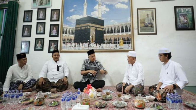 Gubernur Jawa Tengah Ganjar Pranowo bersilaturahmi ke Ponpes Kauman Lasem