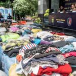 https: img.okezone.com content 2024 02 25 320 2975245 pakaian-impor-bekas-ilegal-masih-dijual-di-indonesia-oTbanenjFc.jpg